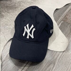 New York Yankees Women’s Adjustable Baseball Hat